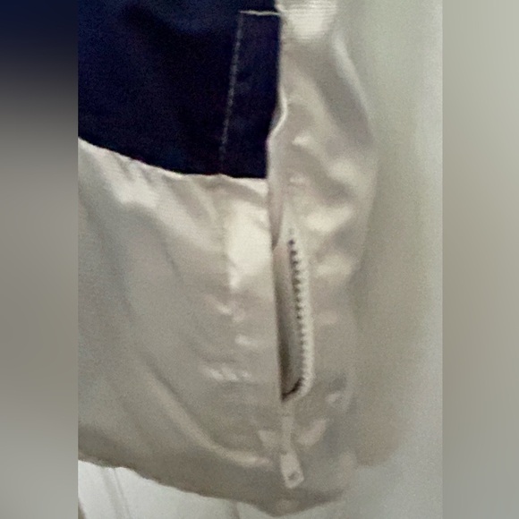 $50 vintage Reebok REVERSIBLE Yankees hoodie w/zipper pockets! Warm! Stylish! - Picture 4 of 9